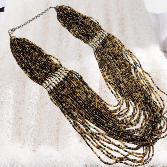 .👣4/$20. Beaded Bib Necklace w/ Artistic Expression, Intricate Seed Work Design - Picture 4 of 5